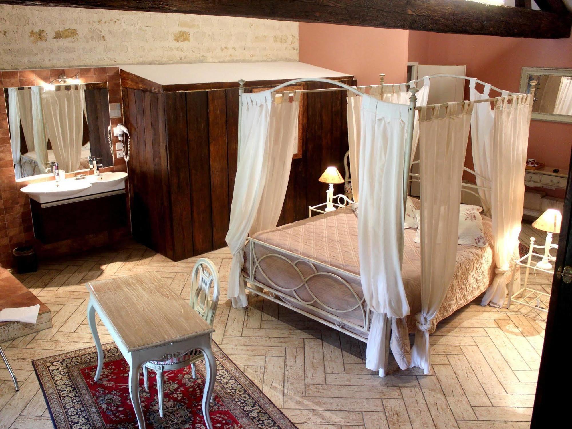 Domaine Des Chais Thenac  Экстерьер фото